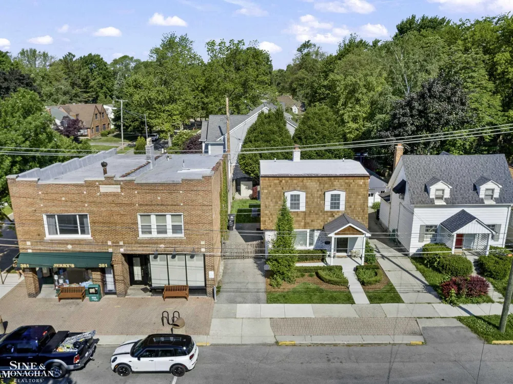 190 Lakeview Avenue Grosse Pointe Farms City, MI 48236