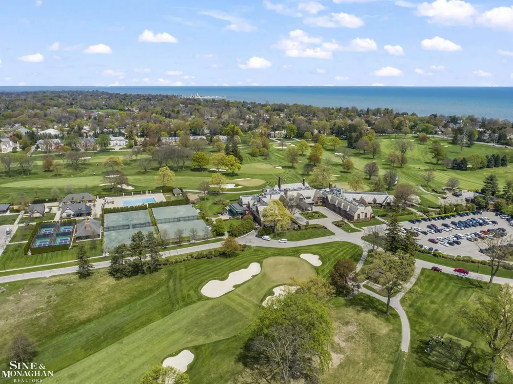 190 Lakeview Avenue Grosse Pointe Farms City, MI 48236