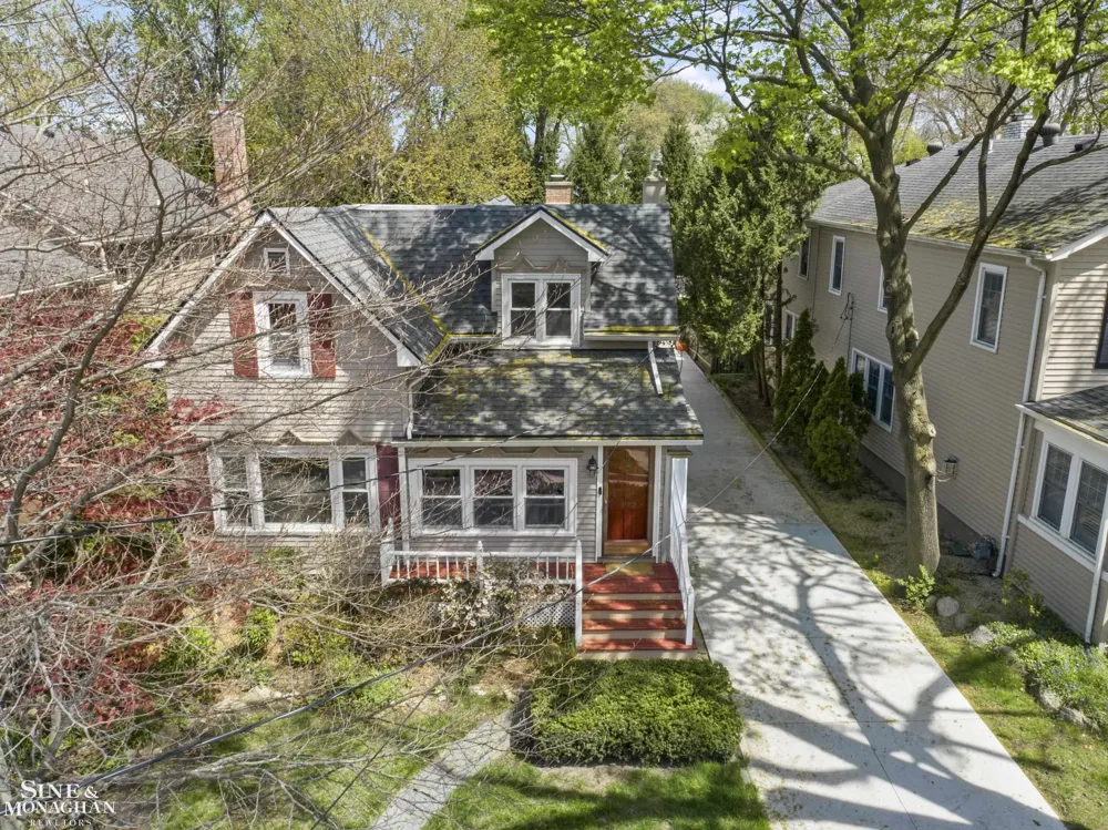 190 Lakeview Avenue Grosse Pointe Farms City, MI 48236