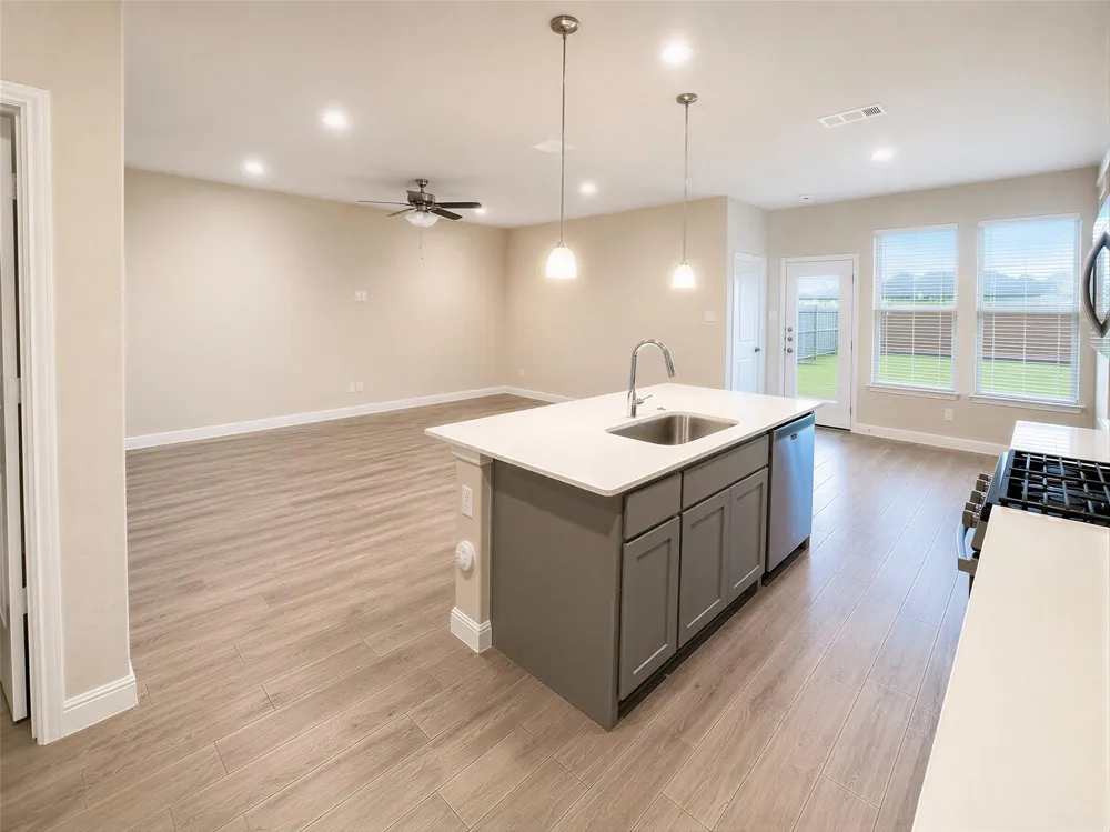 221 Oldcastle Way Fort Worth, TX 76052