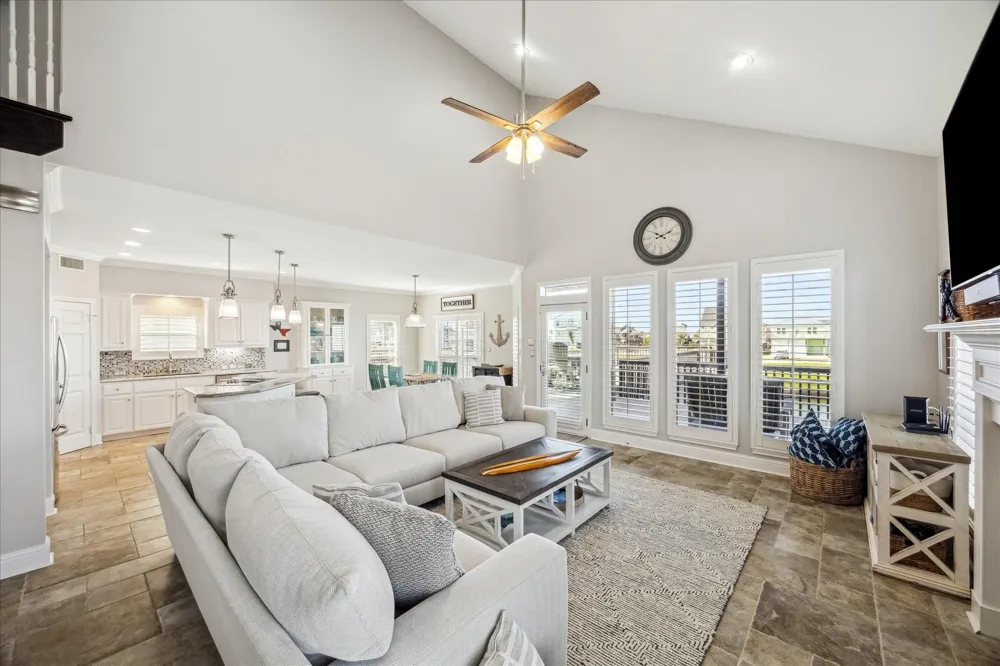 519 Westerly Drive Tiki Island, TX 77554