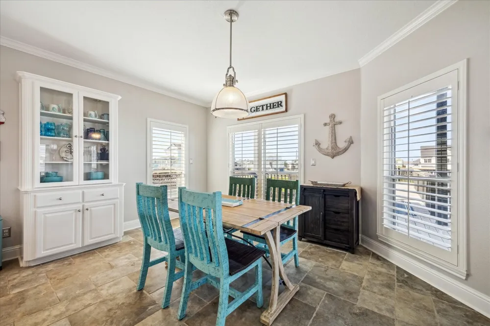 519 Westerly Drive Tiki Island, TX 77554