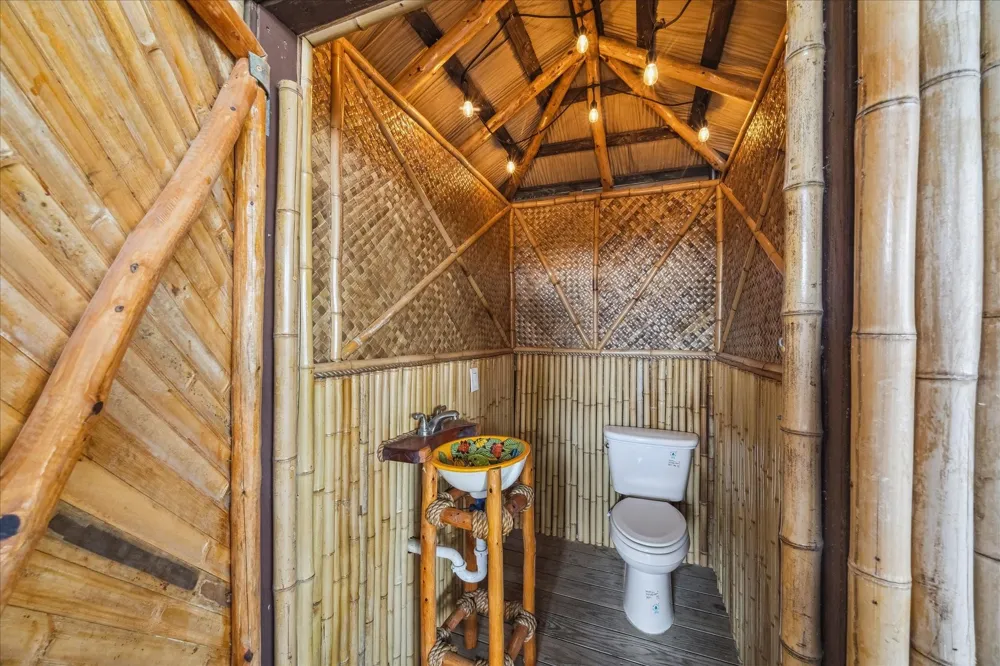 519 Westerly Drive Tiki Island, TX 77554