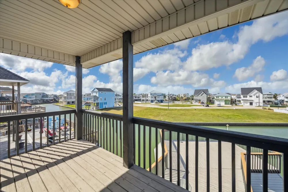 519 Westerly Drive Tiki Island, TX 77554
