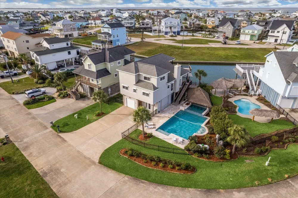 519 Westerly Drive Tiki Island, TX 77554