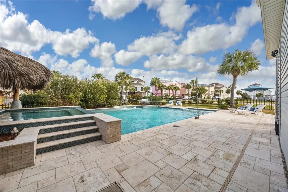 519 Westerly Drive Tiki Island, TX 77554