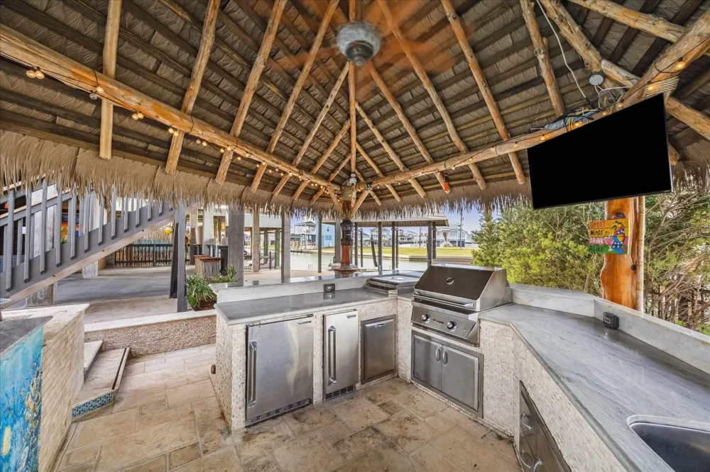 519 Westerly Drive Tiki Island, TX 77554