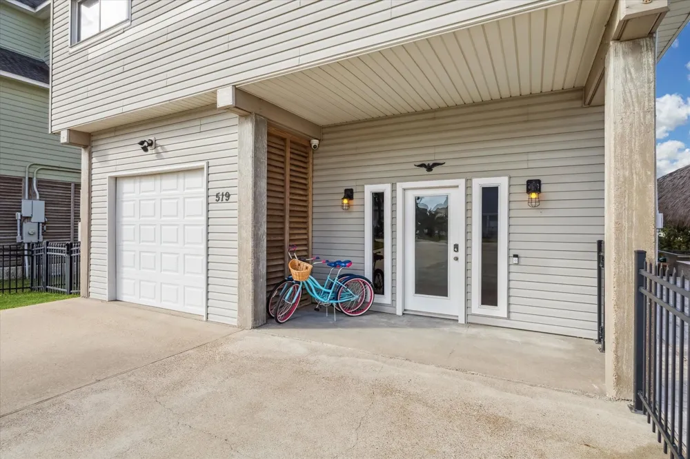 519 Westerly Drive Tiki Island, TX 77554