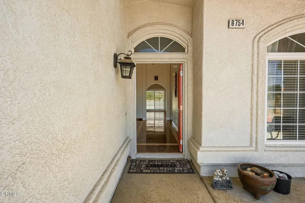 6754 Braceo Street Oak Hills, CA 92344