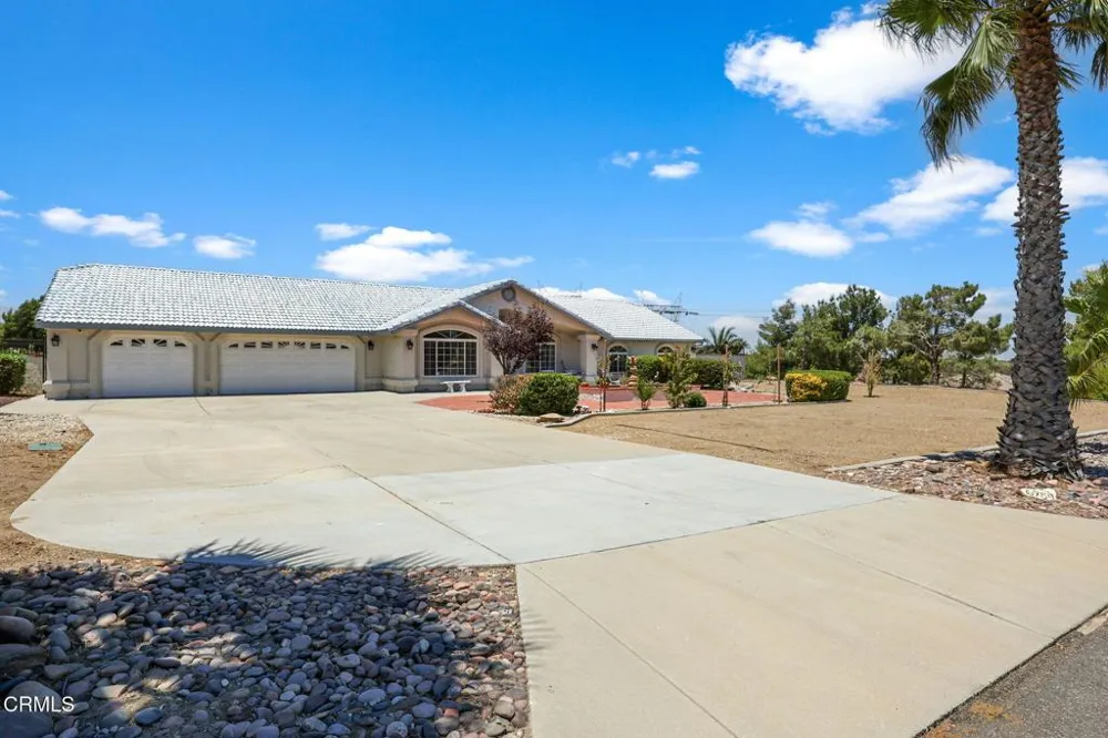 6754 Braceo Street Oak Hills, CA 92344