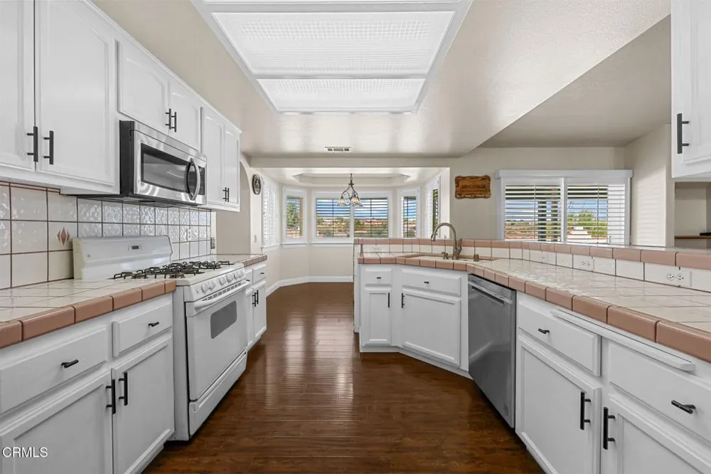 6754 Braceo Street Oak Hills, CA 92344