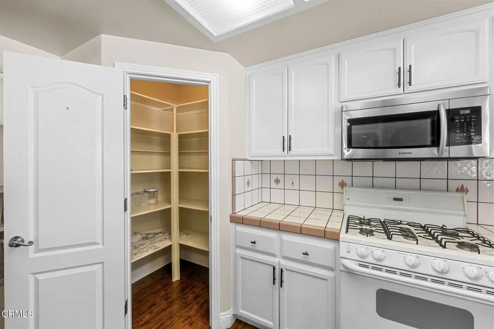 6754 Braceo Street Oak Hills, CA 92344