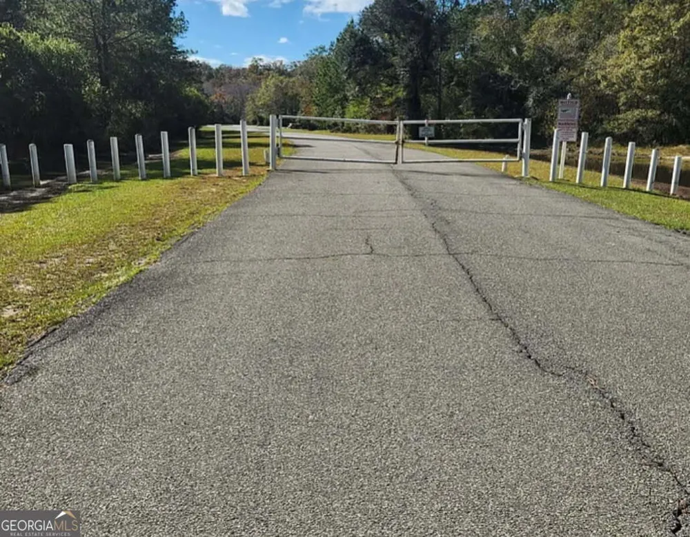 415 Lake Deborah DR Folkston, GA 31537