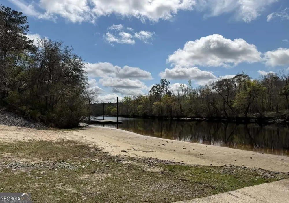 415 Lake Deborah DR Folkston, GA 31537