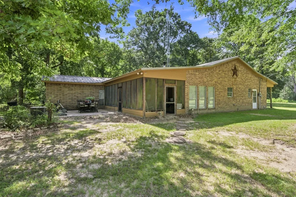 8952 County Line Road Willis, TX 77378