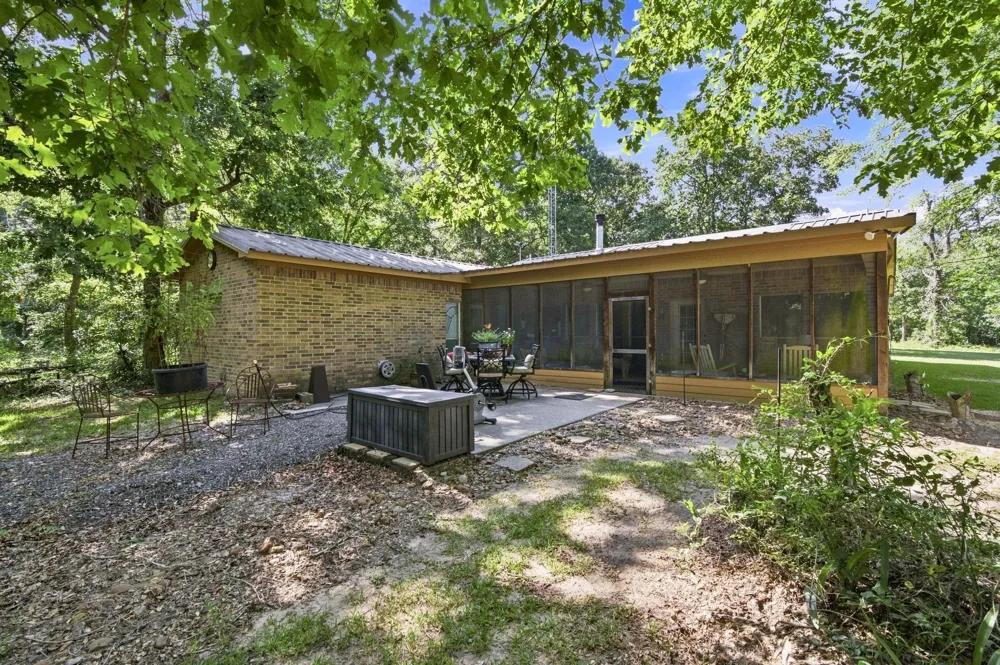 8952 County Line Road Willis, TX 77378