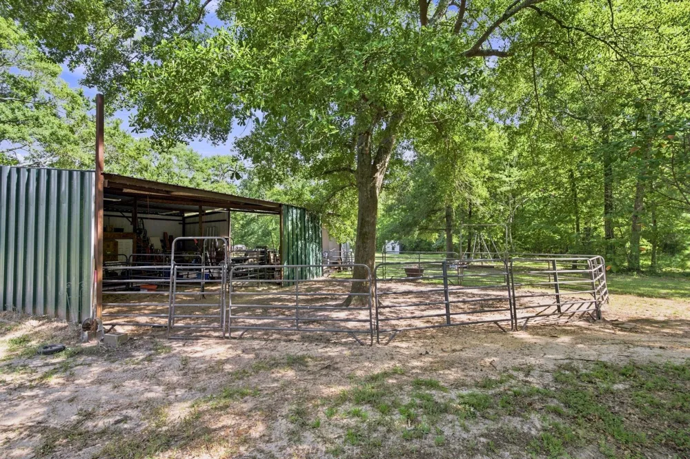 8952 County Line Road Willis, TX 77378