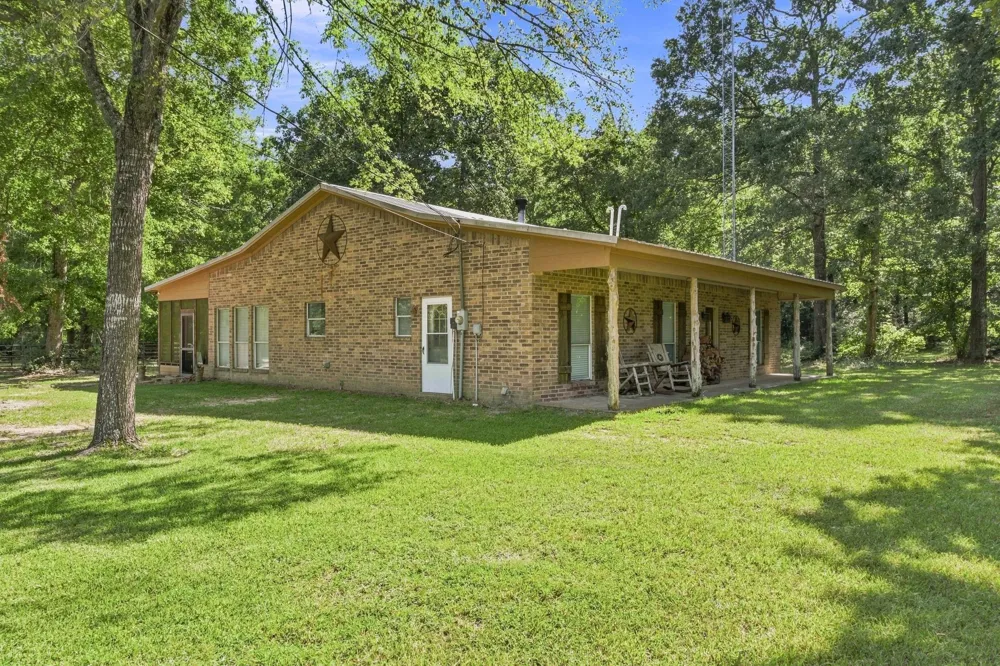 8952 County Line Road Willis, TX 77378