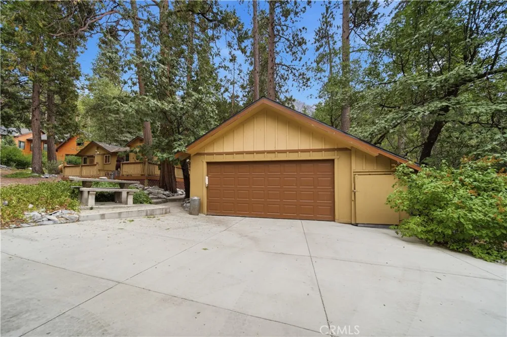 9160 Coffey Forest Falls, CA 92339