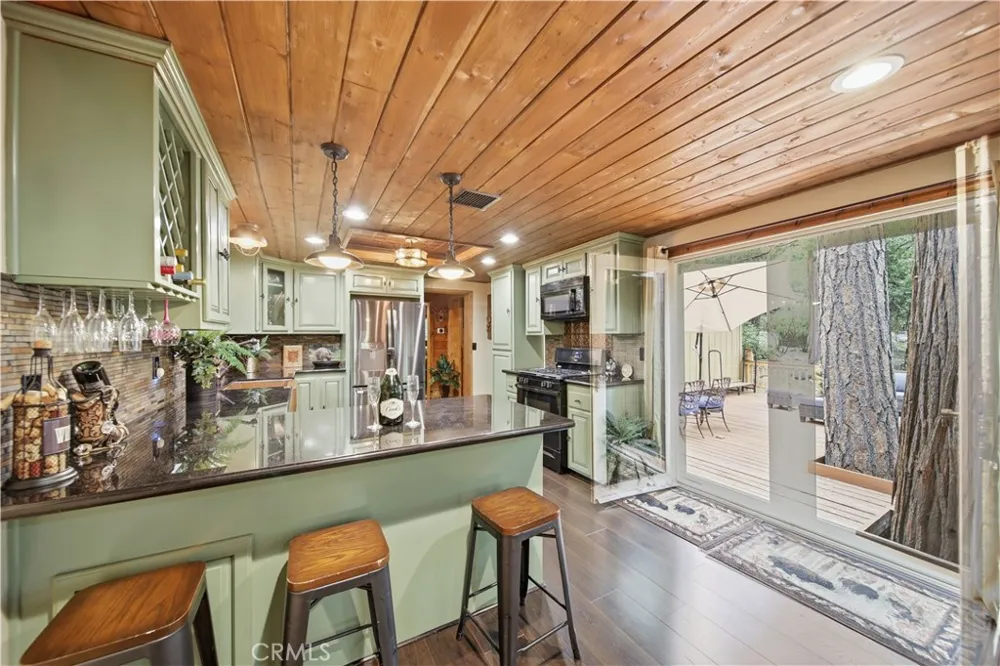 9160 Coffey Forest Falls, CA 92339