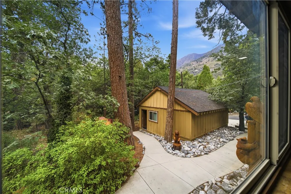 9160 Coffey Forest Falls, CA 92339