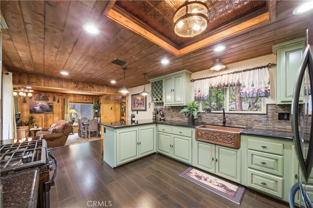 9160 Coffey Forest Falls, CA 92339