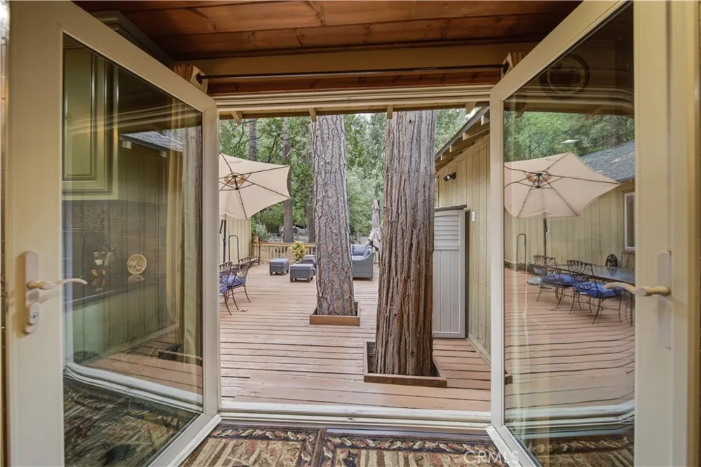 9160 Coffey Forest Falls, CA 92339