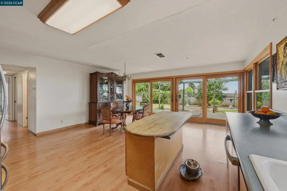 104 Gill Way Benicia, CA 94510