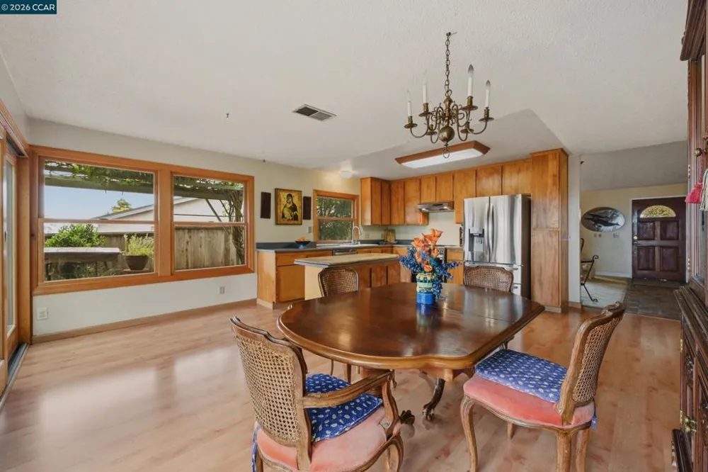 104 Gill Way Benicia, CA 94510