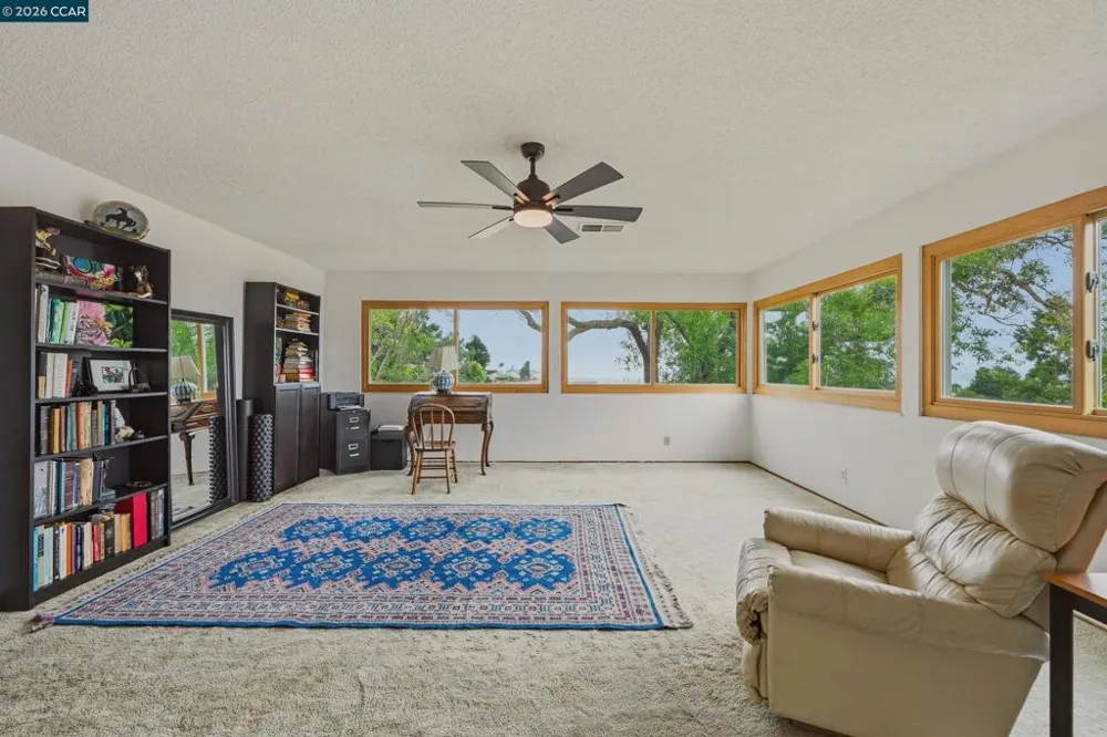 104 Gill Way Benicia, CA 94510