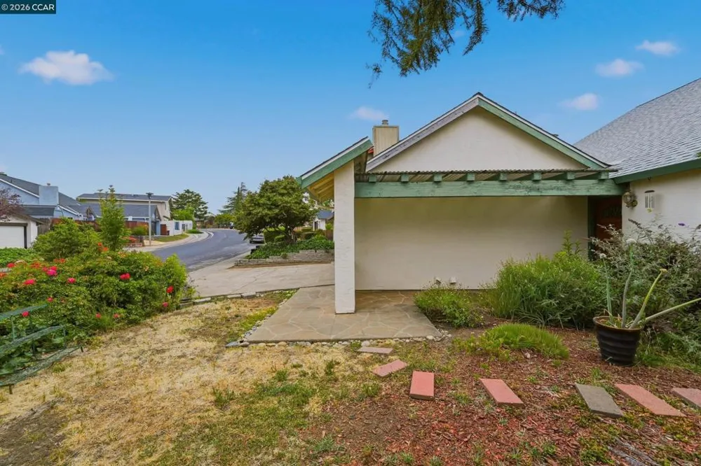 104 Gill Way Benicia, CA 94510