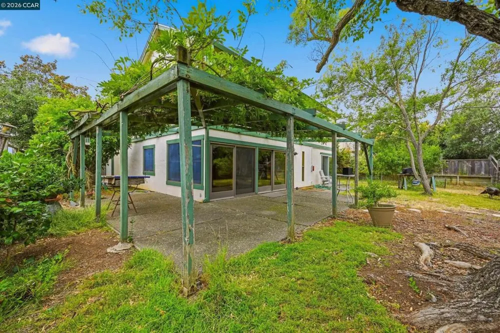 104 Gill Way Benicia, CA 94510