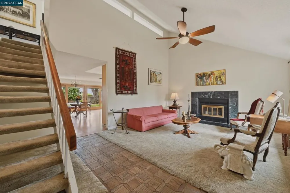 104 Gill Way Benicia, CA 94510
