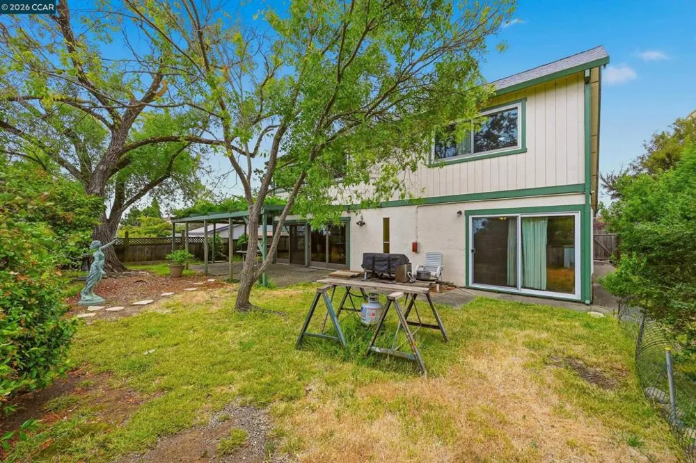 104 Gill Way Benicia, CA 94510