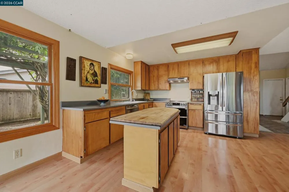 104 Gill Way Benicia, CA 94510