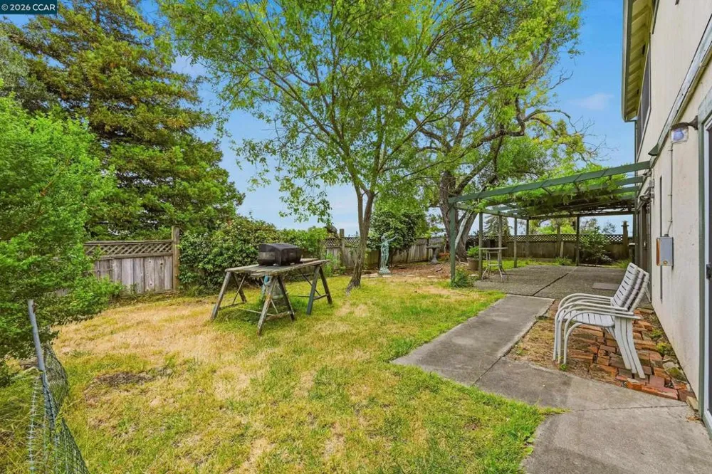 104 Gill Way Benicia, CA 94510