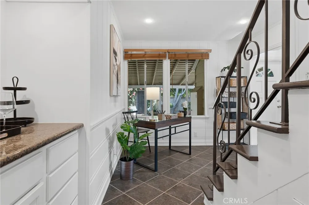14335 Magnolia Sherman Oaks, CA 91423