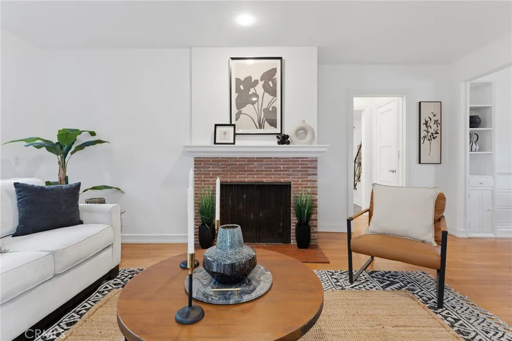 14335 Magnolia Sherman Oaks, CA 91423