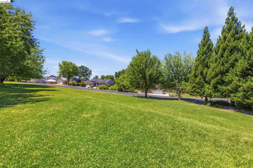 10597 River oak Jamestown, CA 95327