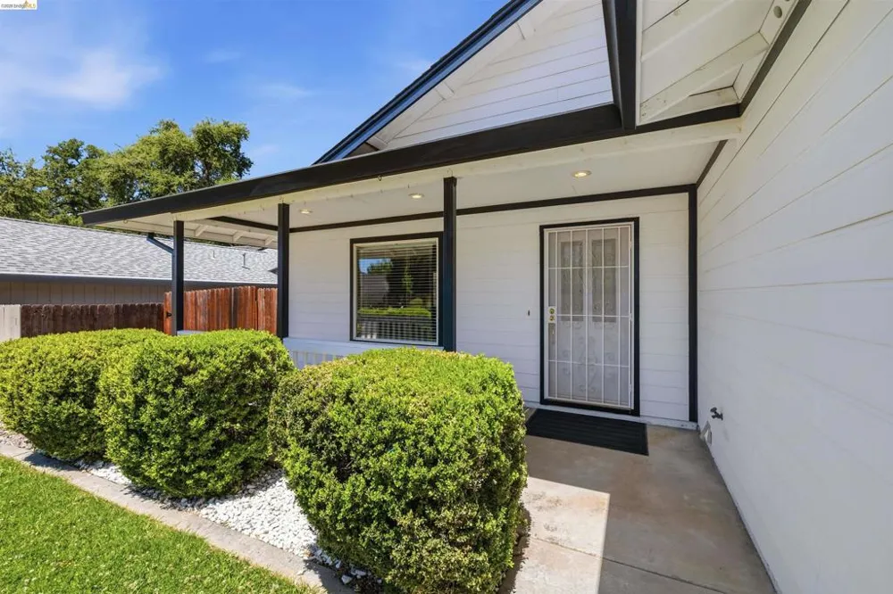 10597 River oak Jamestown, CA 95327