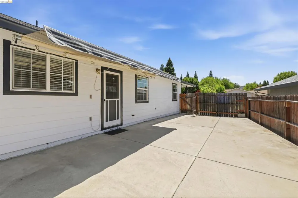 10597 River oak Jamestown, CA 95327