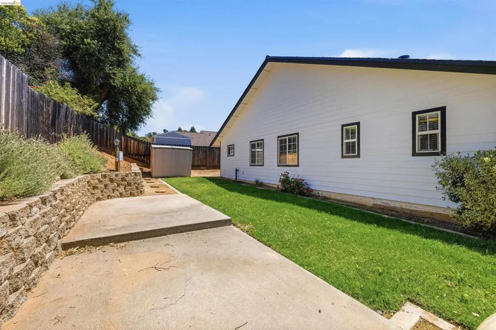 10597 River oak Jamestown, CA 95327
