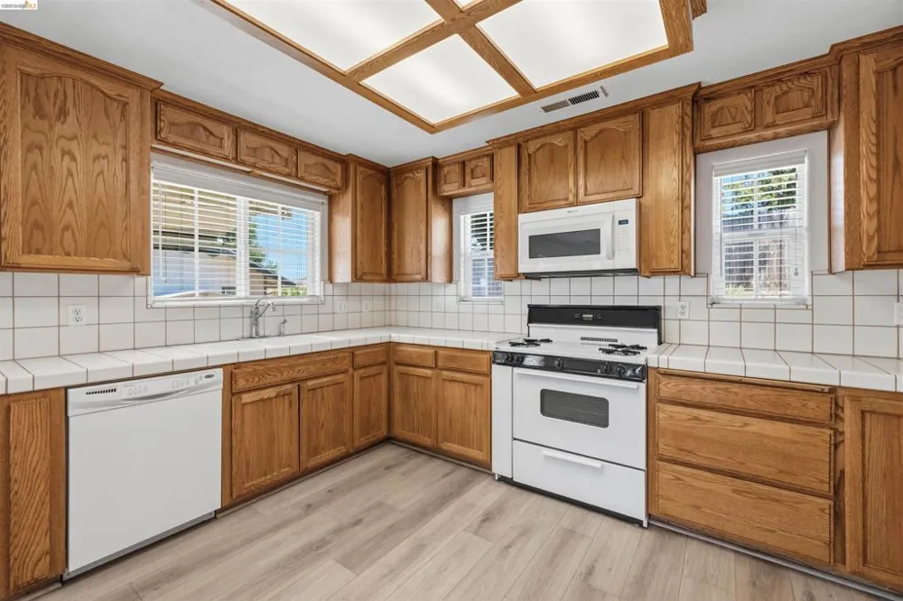 10597 River oak Jamestown, CA 95327