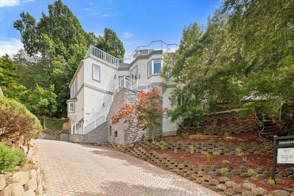 3208 Longfellow Drive Belmont, CA 94002