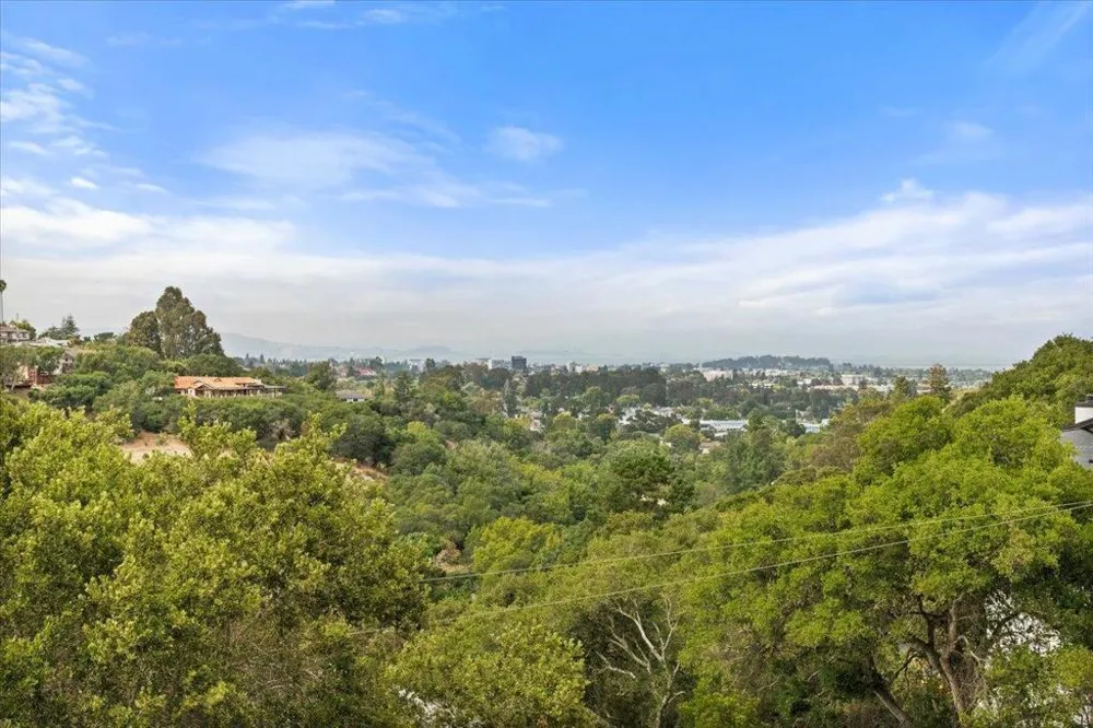 3208 Longfellow Drive Belmont, CA 94002