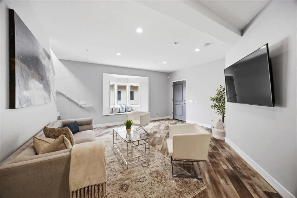 3208 Longfellow Drive Belmont, CA 94002