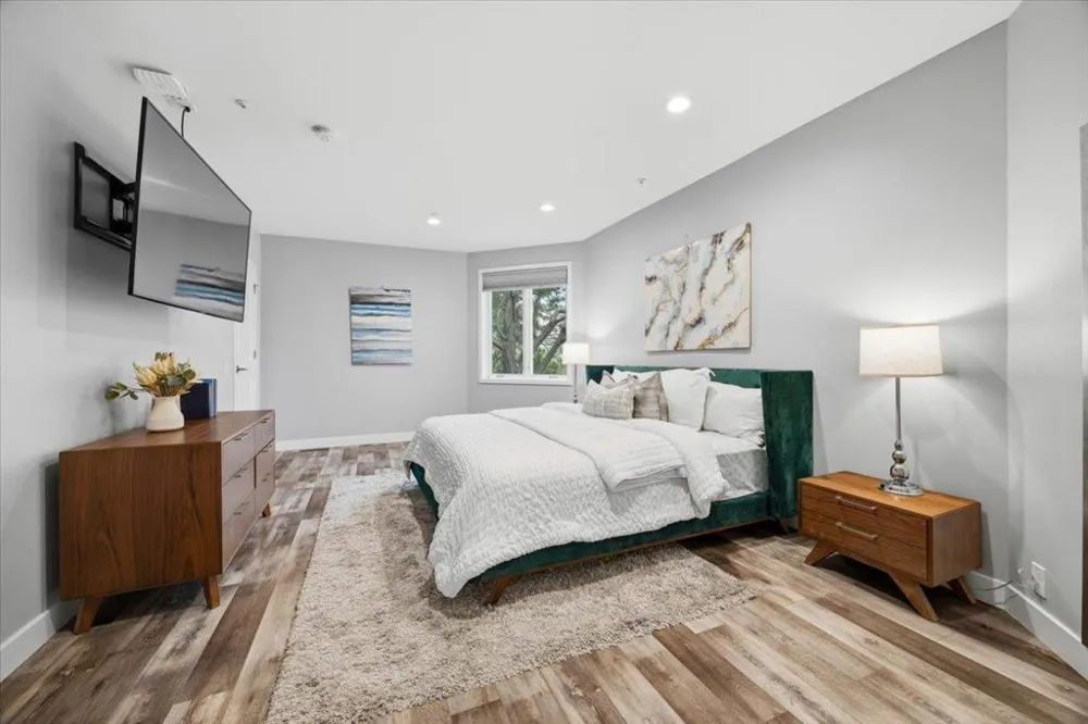 3208 Longfellow Drive Belmont, CA 94002