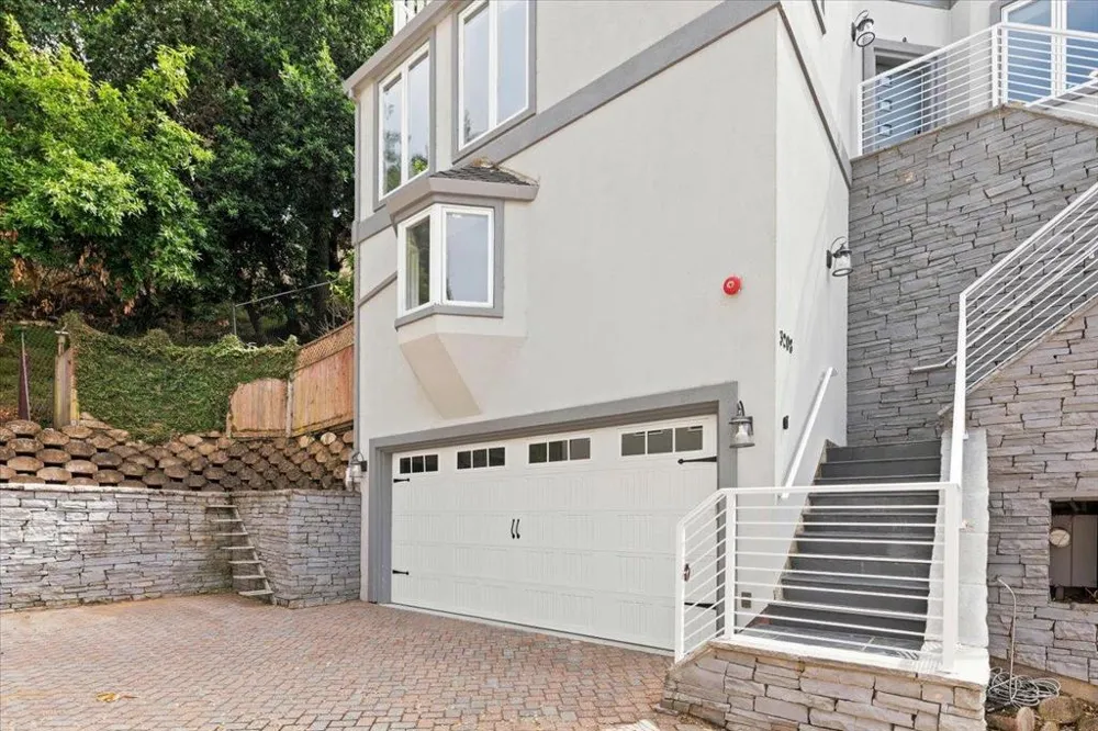 3208 Longfellow Drive Belmont, CA 94002