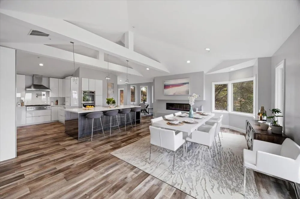 3208 Longfellow Drive Belmont, CA 94002