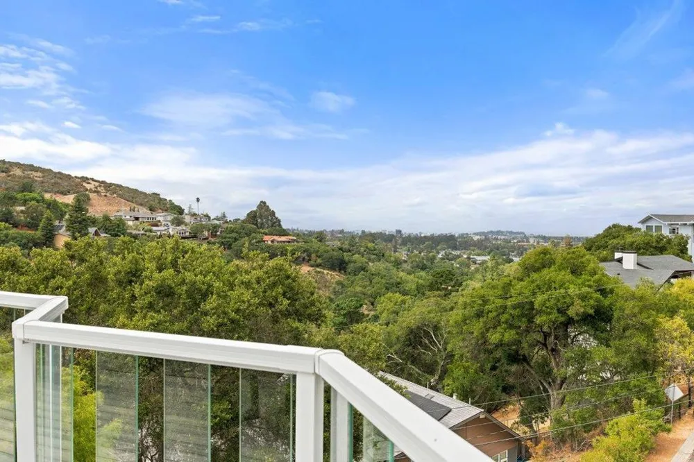 3208 Longfellow Drive Belmont, CA 94002